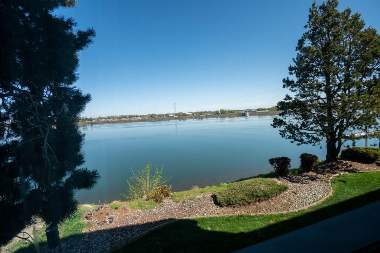Clover Island Inn Kennewick Exterior photo