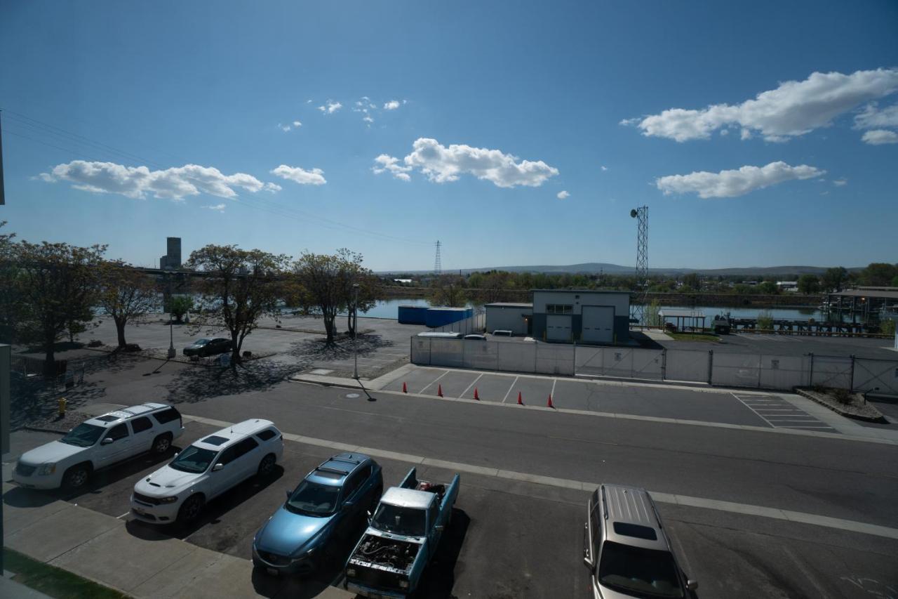 Clover Island Inn Kennewick Exterior photo
